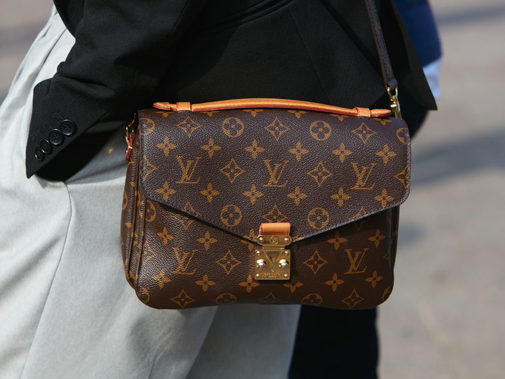 กระเป๋า louis Vuitton มือสอง